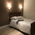 Dom wakacyjny La Maison Du Soleil L Aulhere 3 Etoiles ,maison Familiale 6-7 Personnes, Grand Jacuzzi 6 P Oloron-Sainte-Marie