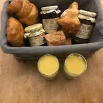 Dom wakacyjny La Maison Du Soleil L Aulhere 3 Etoiles ,maison Familiale 6-7 Personnes, Grand Jacuzzi 6 P Oloron-Sainte-Marie