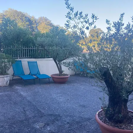 La Maison Du Soleil L Aulhere 3 Etoiles ,maison Familiale 6-7 Personnes, Grand Jacuzzi 6 P * Oloron-Sainte-Marie