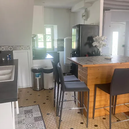 La Maison Du Soleil L Aulhere 3 Etoiles ,maison Familiale 6-7 Personnes, Grand Jacuzzi 6 P Oloron-Sainte-Marie