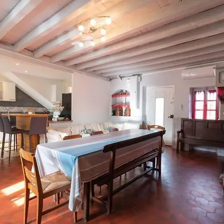 別荘 La Maison Du Soleil L Aulhere 3 Etoiles ,maison Familiale 6-7 Personnes, Grand Jacuzzi 6 P *