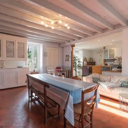 Casa de Férias La Maison Du Soleil L Aulhere 3 Etoiles ,maison Familiale 6-7 Personnes, Grand Jacuzzi 6 P