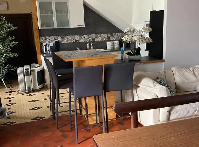 La Maison Du Soleil L Aulhere 3 Etoiles ,maison Familiale 6-7 Personnes, Grand Jacuzzi 6 P Дом отдыха Олорон-Сент-Мари