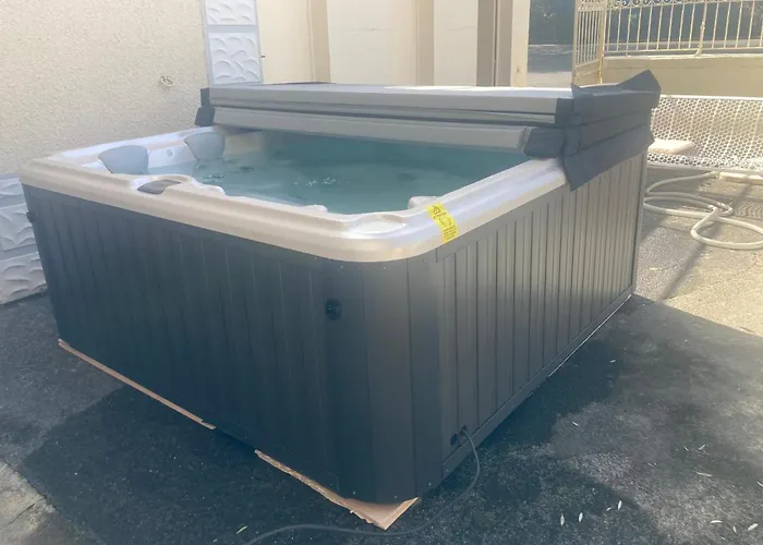 Nyaraló La Maison Du Soleil L Aulhere 3 Etoiles ,maison Familiale 6-7 Personnes, Grand Jacuzzi 6 P