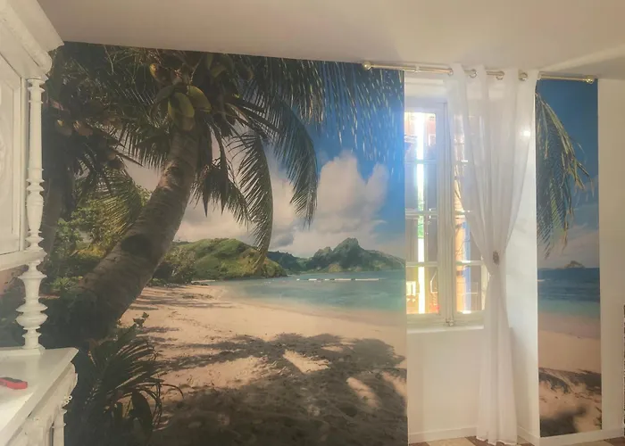 La Maison Du Soleil L Aulhere 3 Etoiles ,maison Familiale 6-7 Personnes, Grand Jacuzzi 6 P